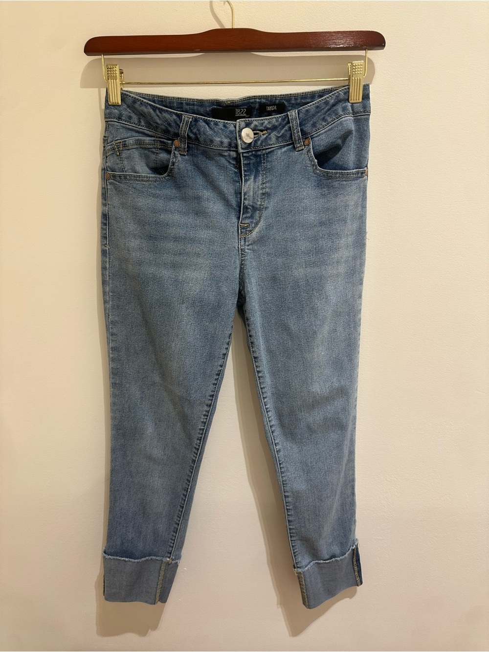 1822 Denim Light Blue Cropped Ankle Jeans